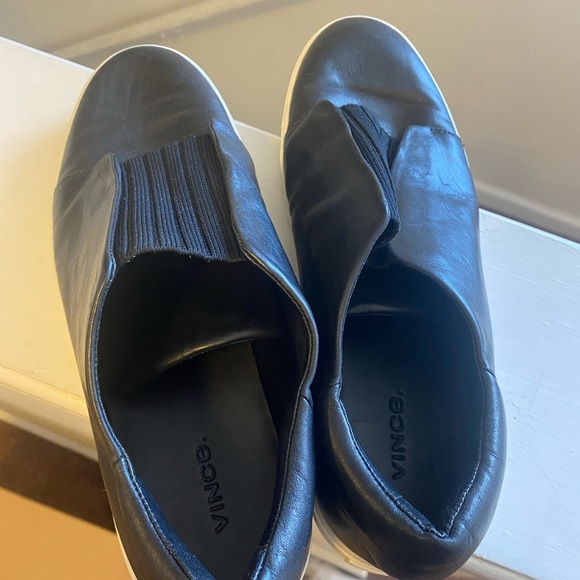 VINCE Black Leather Slip On Sneakers Size 9.5 - Picture 4 of 5